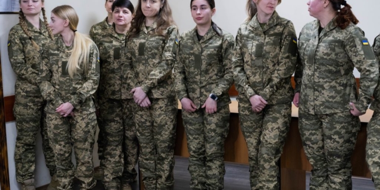 «Державний оператор тилу» Міноборони уклав 100% договорів на закупівлю жіночої військової форми