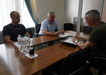 Мер Миколаєва підписав меморандум з Миколаївською електропостачальною компанією щодо встановлення зарядних станцій для електрокарів (ФОТО)