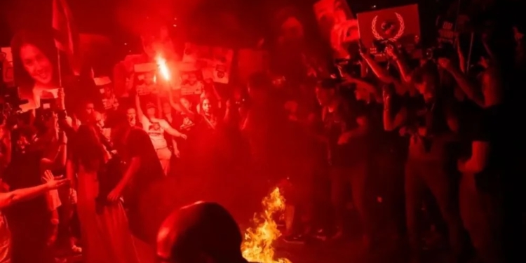 В Ізраїлі знов масові протести з вимогами відставки Нетаньягу, дострокових виборів та звільнення заручників