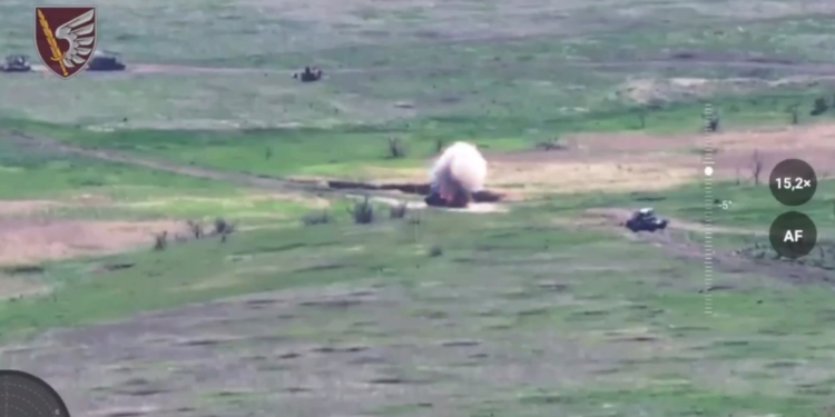 Мінус 2 танки, 6 бронемашин та більше 80 окупантів: вдале полювання миколаївських десантників в районі Новомихайлівки (ВІДЕО)