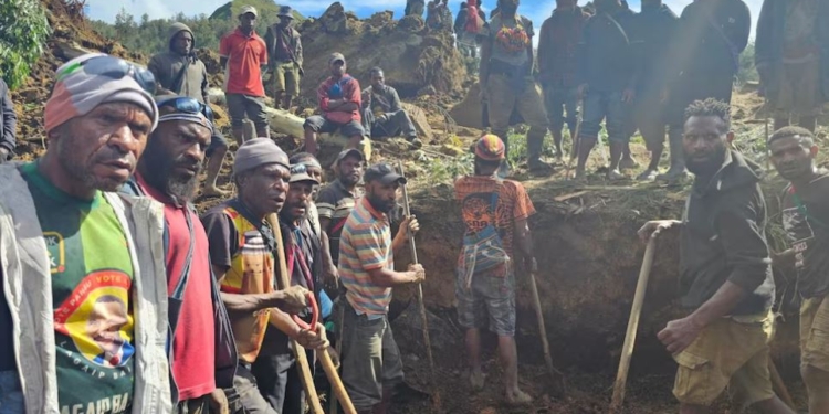 У Папуа-Новій Гвінеї зсув ґрунту поховав живцем понад 2000 людей (ФОТО)