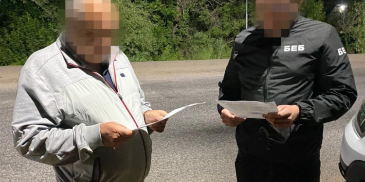 Розтратили понад 2 млн.грн. та вчинили службове підроблення: на Миколаївщині керівникам оборонного та комерційного підприємств повідомлено про підозру