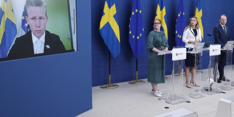 Швеція передасть Україні великий пакет допомоги – в ньому літаки та бронетранспортери