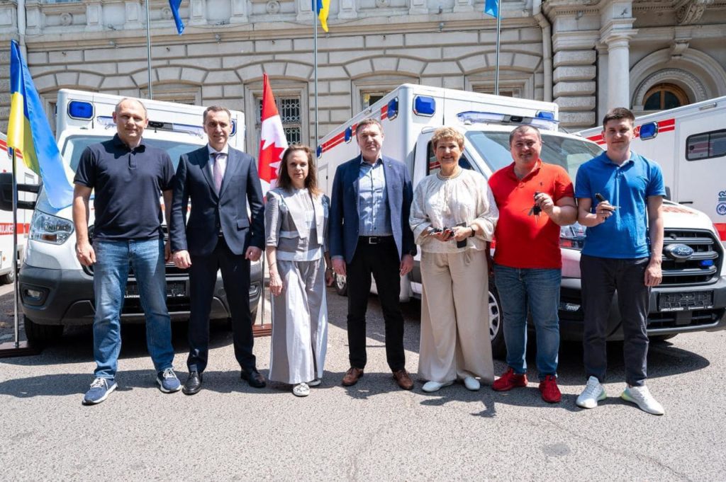 Україна отримала від Канади унікальні медичні автівки – на Миколаївщину теж розподілено (ФОТО) 1