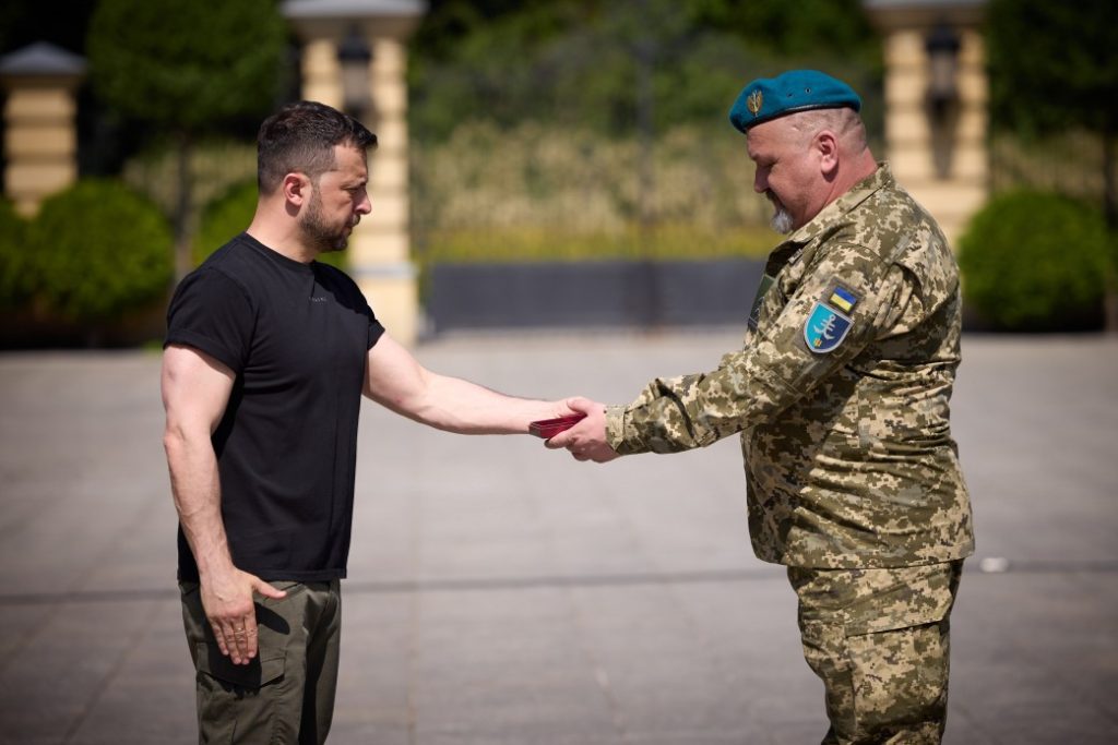 День морської піхоти: державні нагороди, прапор 66-му дивізіону миколаївської артбригади і відзнака «За мужність та відвагу» 1-му батальону 36-ї бригади (ФОТО) 13