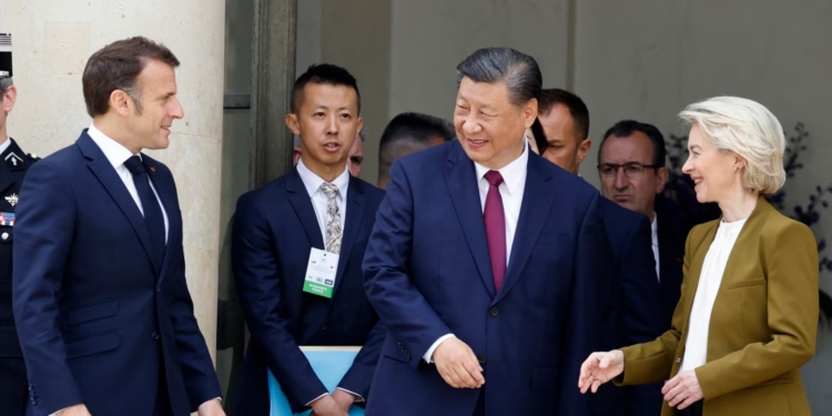 Сі Цзіньпін на зустрічі з Макроном відкинув критику в бік Китаю за зв’язки з росією