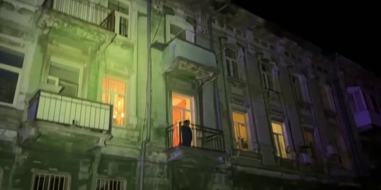 Одеса вночі знову була атакована балістикою – 3 загиблих, 3 поранених (ВІДЕО)