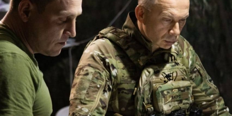 Росіяни намагаються вийти до Курахове та Покровська, ЗСУ тримають оборону – Сирський