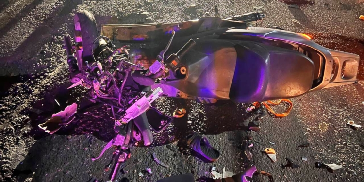 Загинув водій мопеда, травмувались неповнолітні водій та пасажир мотоцикла: на Миколаївщині – нічна ДТП (ФОТО)