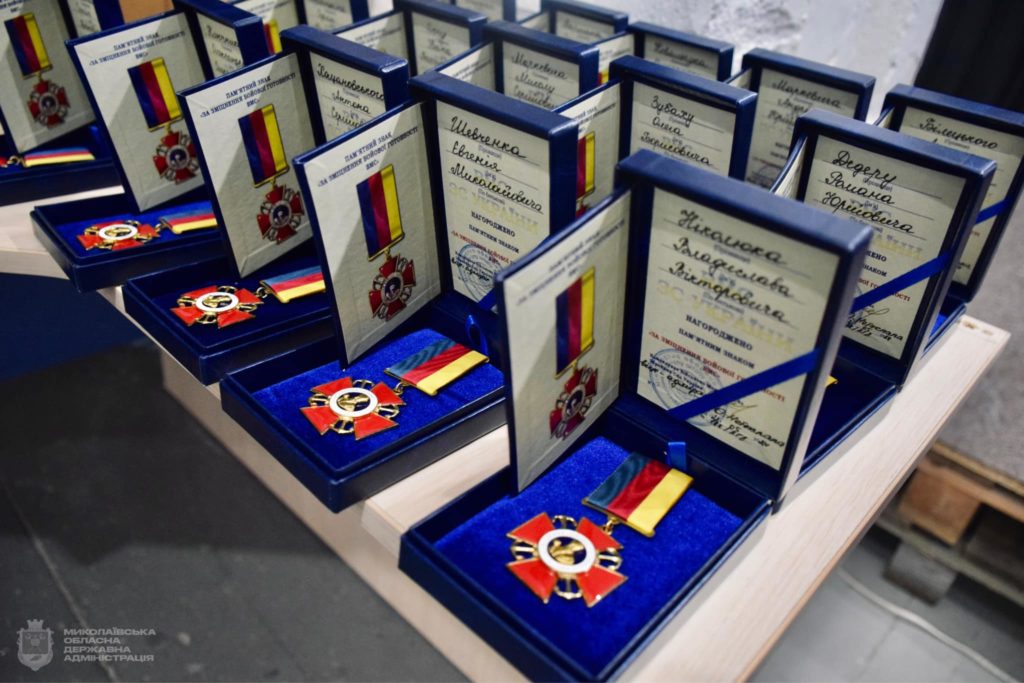Нагороди, сертифікати на житло та цінні подарунки: на Миколаївщині привітали морських піхотинців з Днем морської піхоти (ФОТО) 3