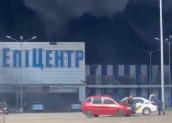 Росіяни атакували Харків двома КАБами: відомо про 2 загиблих та 11 поранених, Зеленський закликав світ дати ППО (ВІДЕО)