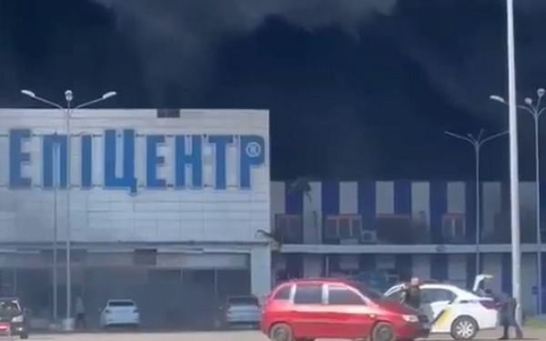 Росіяни атакували Харків двома КАБами: відомо про 2 загиблих та 11 поранених, Зеленський закликав світ дати ППО (ВІДЕО)