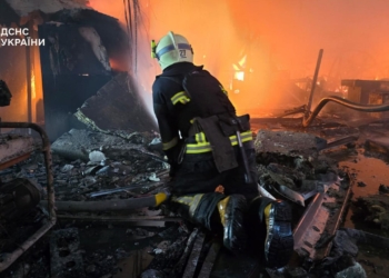 У Харкові збільшилась кількість постраждалих внаслідок влучання російських КАБів, пожежа в «Епіцентрі» локалізована (ФОТО)