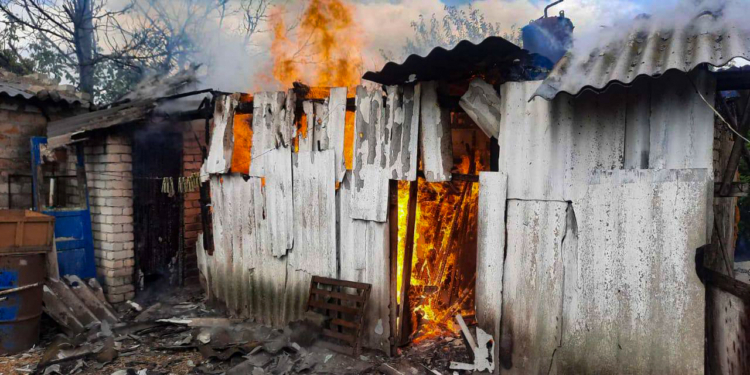 Через коротке замкнення вогнеборцям Миколаївщини довелось виїжджати на гасіння пожежі (ФОТО)