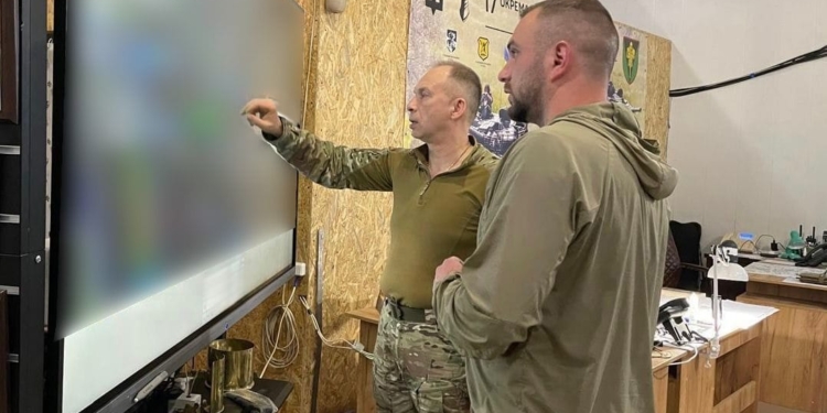 Ворог перекидає полки і бригади на лінію головного удару Стрілеча – Липці та в районі Вовчанська, – Сирський (ФОТО)