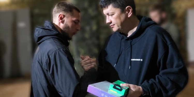 Миколаївські гвардійці, які тримали оборону на Запоріжжі, отримали нагороди та подарунки від обласної влади (ФОТО)