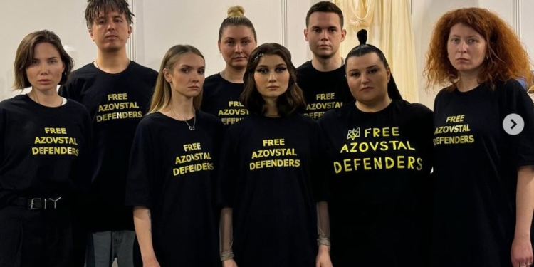 Українську команду на Євробаченні оштрафували за принт на футболках Free Azovstal Defenders (ФОТО, ВІДЕО)