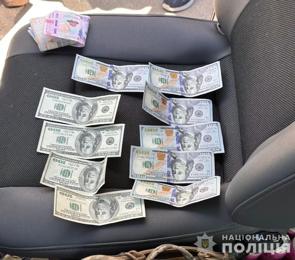 $3 тис. за непритягнення ухилянтів до відповідальності та зняття їх з розшуку: на Волині поліція викрила групу осіб, у долі були і співробітники ТЦК (ФОТО) 10