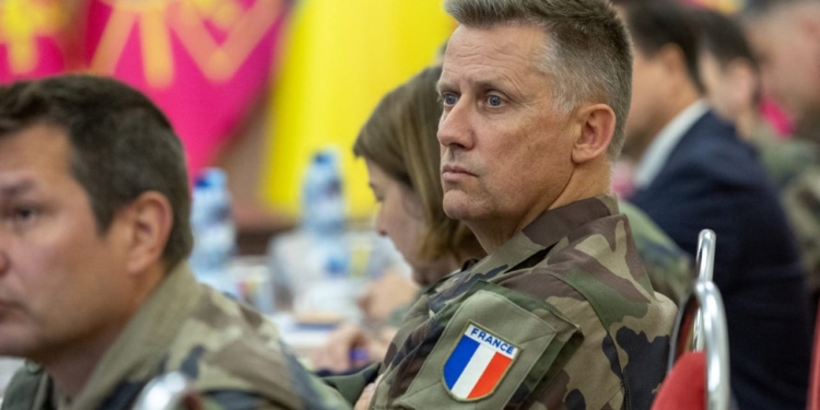 Придивляються. Делегація армії Франції здійснила офіційний візит в Україну (ФОТО)