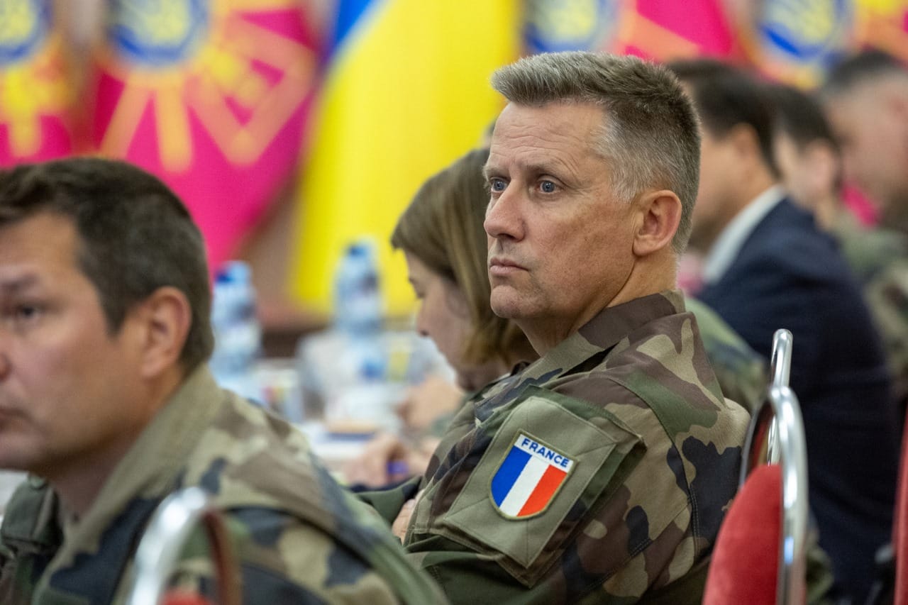 Придивляються. Делегація армії Франції здійснила офіційний візит в Україну (ФОТО)