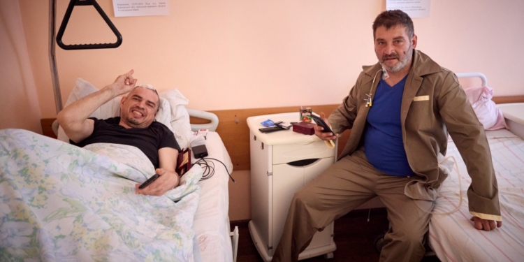 У госпіталі Харкова підсилили хірургічні групи і збільшили кількість транспорту для евакуації важких. Зеленський відвідав поранених (ФОТО, ВІДЕО)