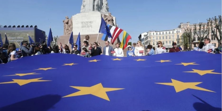 Вже 11 країн не проти використання їх зброї для ударів по території РФ. Перелік