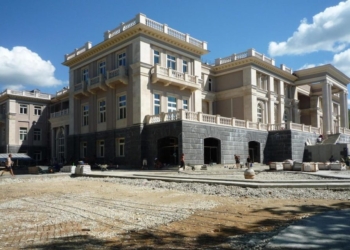 Команда Навального зробила “подарунок” Путіну до інаугурації – показала зсередини його палац в Геленджику за $13,5 млрд. (ВІДЕО)
