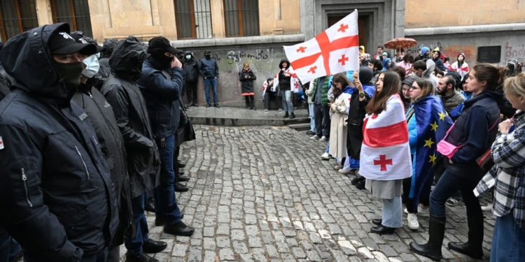 В США думають, що Грузія дрейфує в сторону РФ через страх. І пропонують угоду за відмову від іноагентського закону