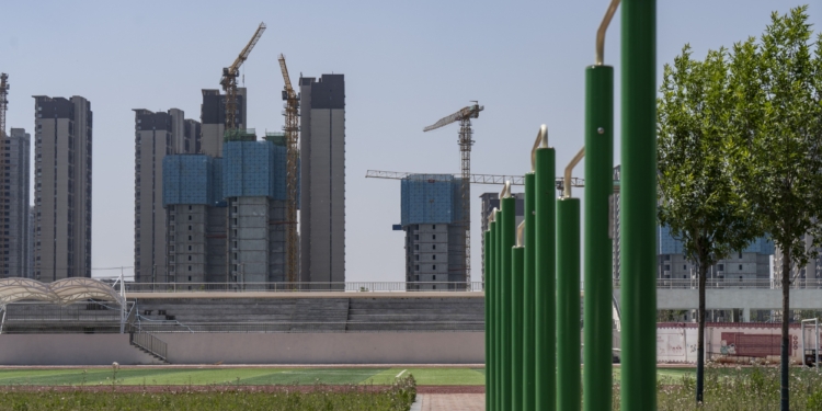 Сі рятує китайську економіку від себе самого – дає $42 млрд на викуп непроданих квартир