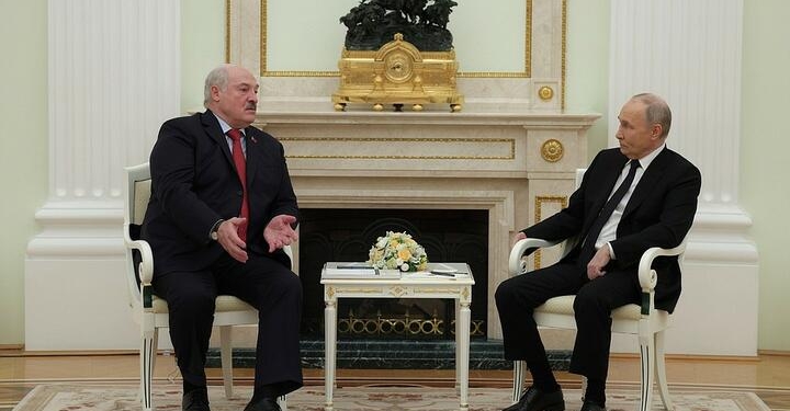 Путін прибув до Лукашенка на 2 дня – втягує Білорусь у ядерні ігрища (ВІДЕО)