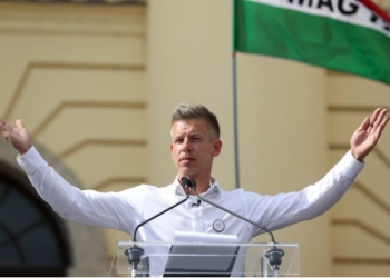 Угорці знову протестують проти Орбана – вже не в столиці (ФОТО)