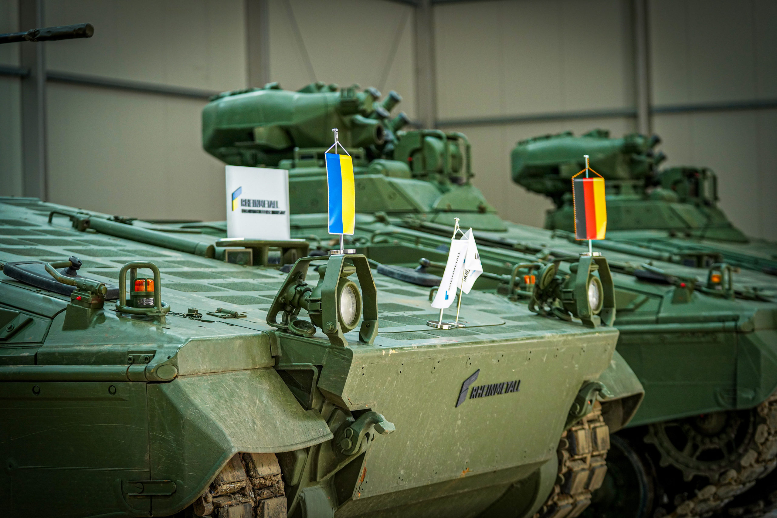 Укроборонпром і Rheinmetall відкрили перший спільний цех з ремонту і виробництва бронетехніки в Україні (ФОТО)