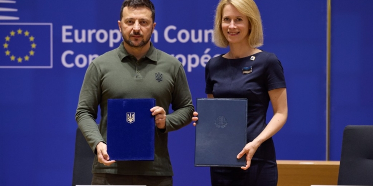 Україна та Естонія уклали безпекову угоду: Естонія цього року надасть оборонну допомогу на 100 млн.євро, а потім виділятиме 0,25% ВВП протягом 4 років