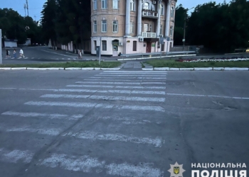 У Первомайську на Миколаївщині автівка збила 7-річну дівчинку та поїхала з місця ДТП – водія вже розшукали