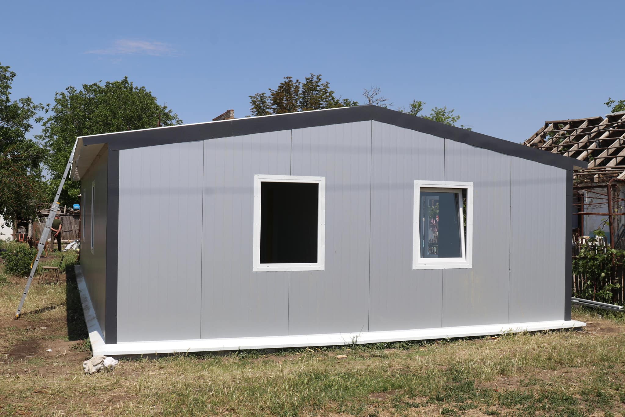 У двох громадах Миколаївщини зібрали перші модульні будинки – обіцяють, що їх буде 60 (ФОТО)