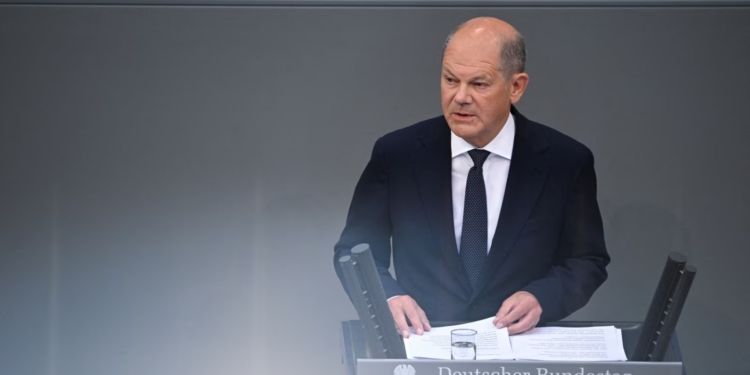 Шольц: Україна може застосовувати німецьку зброю для ударів по цілях у РФ, але рішення щодо Taurus потребує обговорень із союзниками