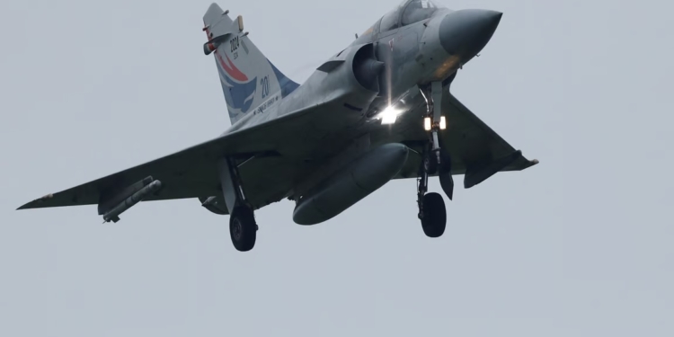 Макрон заявив про передачу Україні п’яти літаків Mirage 2000