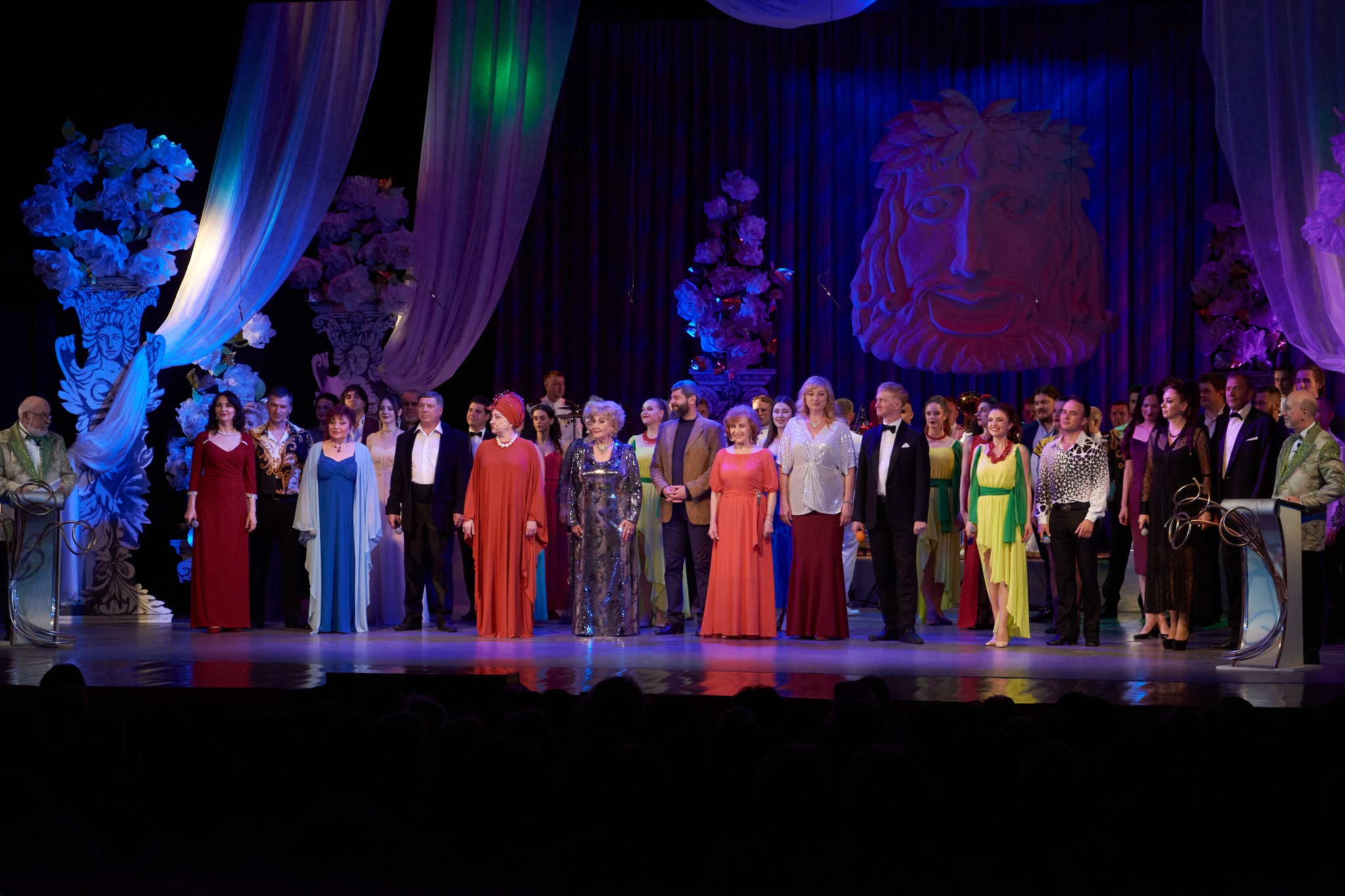 Миколаївський муздрамтеатр підбив підсумки театрального сезону: скільки нових вистав побачив глядач, і скільки коштів було направлено на ЗСУ (ФОТО)