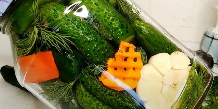 Хіт червня – малосольні огірки. Щвидкий рецепт