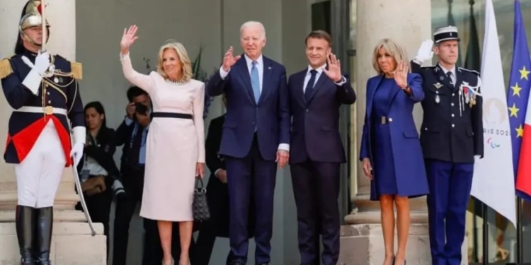 Байден та Макрон підтримують використання прибутків від активів рф на користь України і сподіваються, що країни G7 підтримають фонд на $50 мільярдів