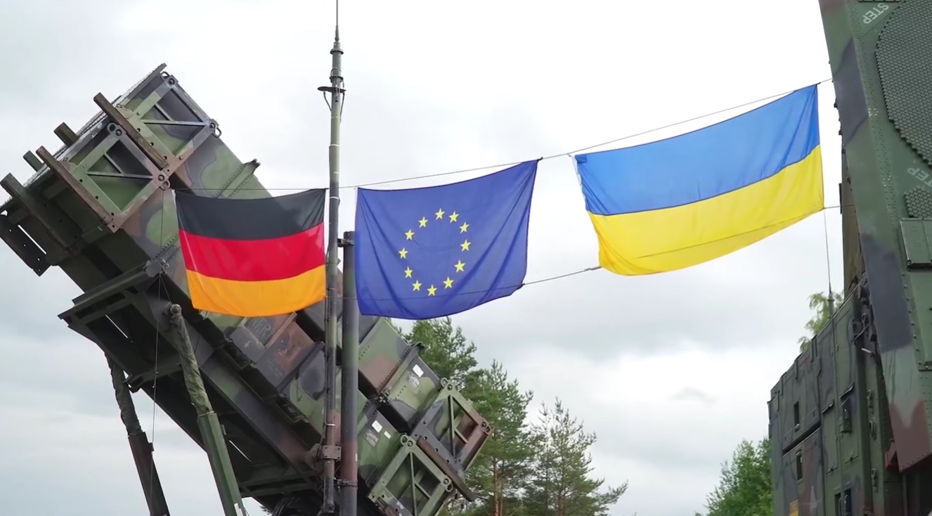 Зеленський показав Patriot, що передадуть Україні (ВІДЕО)