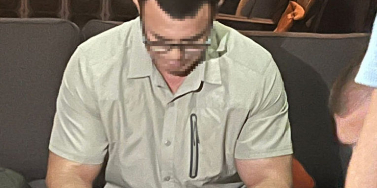 Телефон Тищенка, який він розбив під час обшуку, відновлять, – ДБР