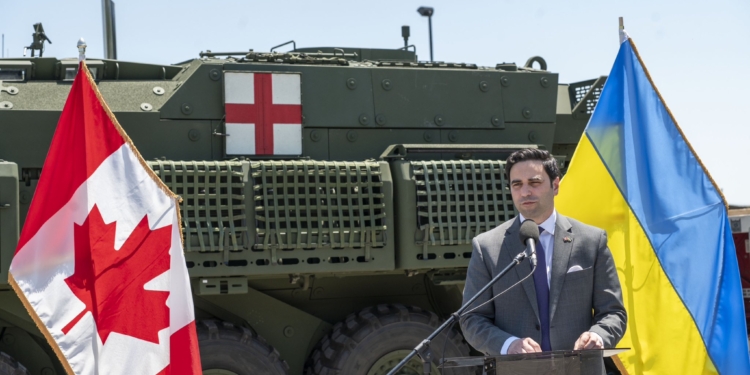 Канада передає перші чотири ББМ, побудовані спеціально для ЗСУ (ФОТО, ВІДЕО)