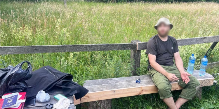 У Житомирській області поліція впіймала мешканця Миколаєва, який планував лісами дістатись білорусі (ФОТО)