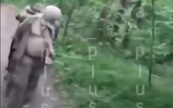 Росіяни оприлюднили відео з черговим знущанням з українських військовополонених – український Омбудсман вимагає реакції світу (ВІДЕО)