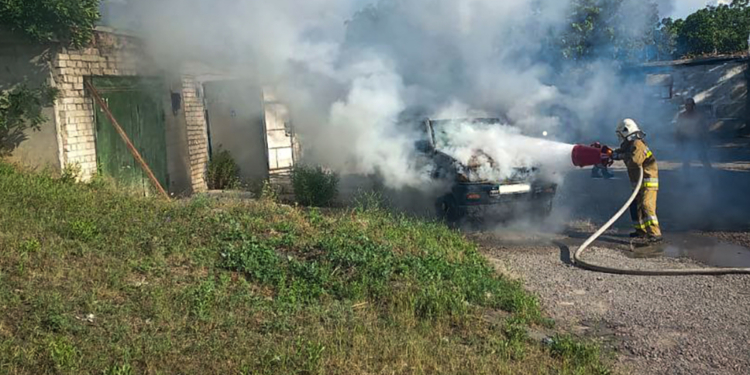 В Южноукраїнську на Миколаївщині горів автомобіль ISUZU RODEO