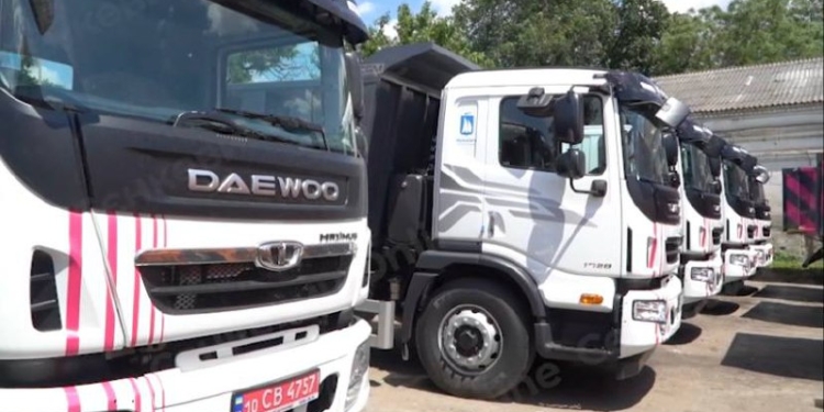 Миколаїв отримав техніку для вивезення твердих побутових відходів (ФОТО)