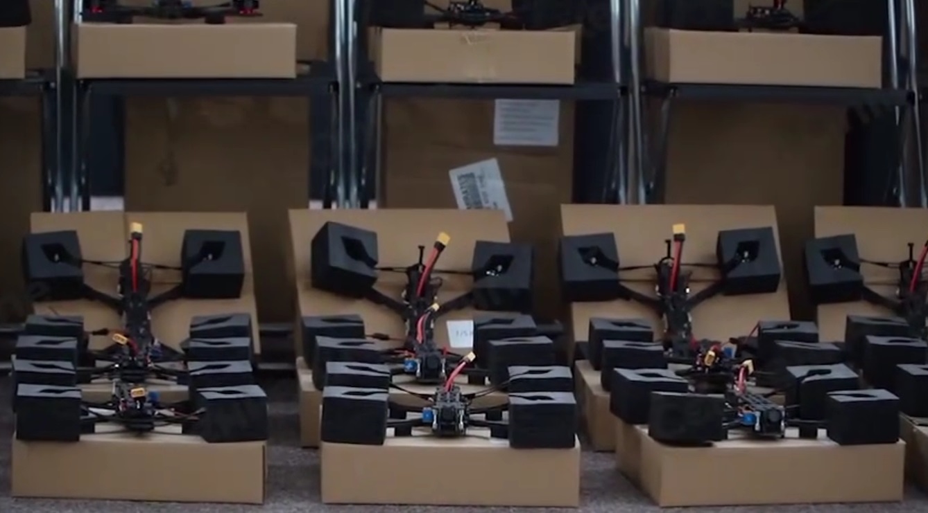 Миколаїв передав «79-ці» 200 придбаних за кошти міського бюджету FPV-дронів (ВІДЕО)