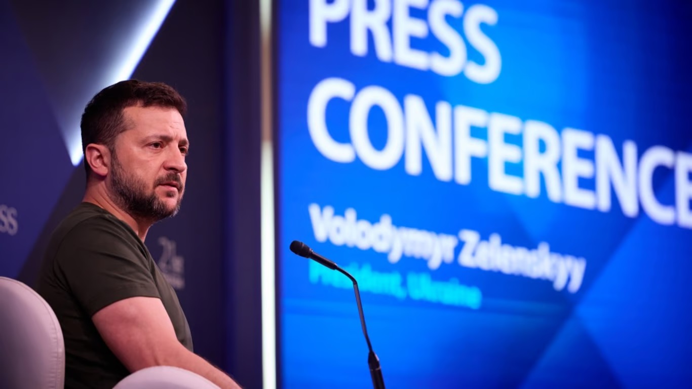 На заяву Зеленського щодо допомоги росії від деяких держав зірвати Саміт миру в Швейцарії відреагував Китай  