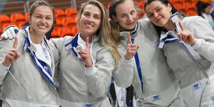 Ольга Харлан з Миколаєва та її подруги по команді— віцечемпіонки Європи з фехтування